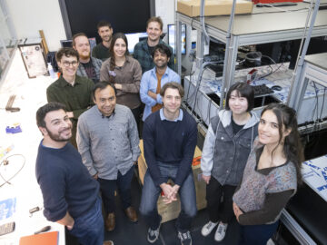 Honey-like Heat Flow: A New Heat Transport Regime Discovered in Ultrathin Semiconductors